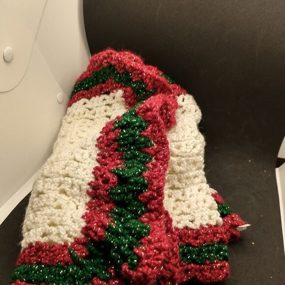 Table Runner Crochet Long Sparkling Rectangle 62 inch White Green Red - Picture 7 of 15